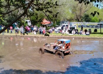 La travesía regresó a Paso Donadile con un buen parque automotor (Videos y fotos)