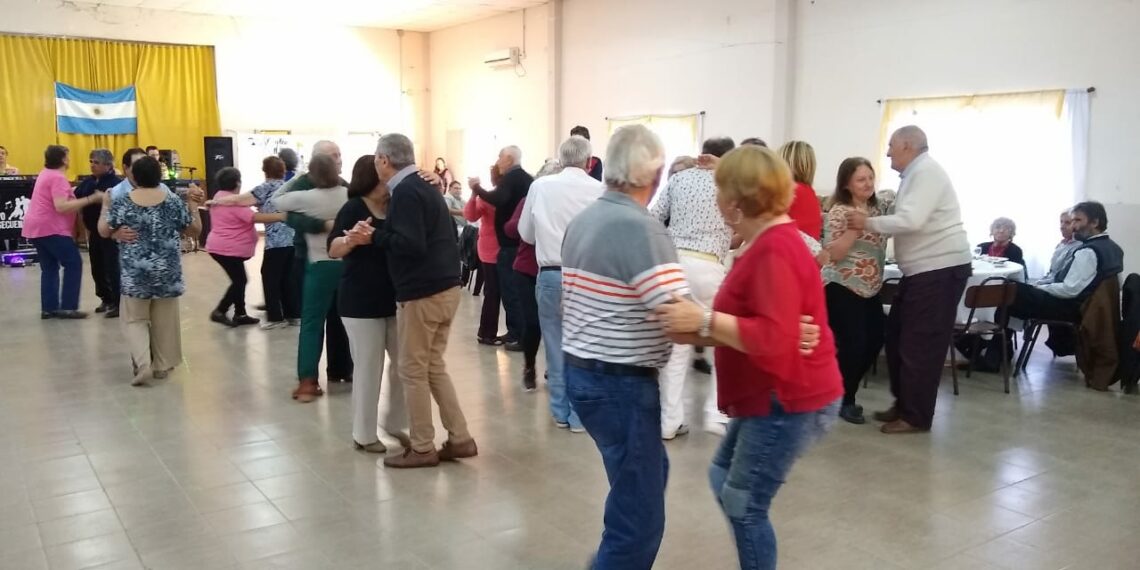 El Centro de Jubilados y Pensionados de Tornquist volvió con su tradicional almuerzo familiar (Video)