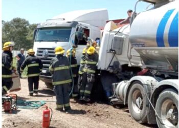 Múltiple choque: un herido y tránsito cortado en la ruta 33