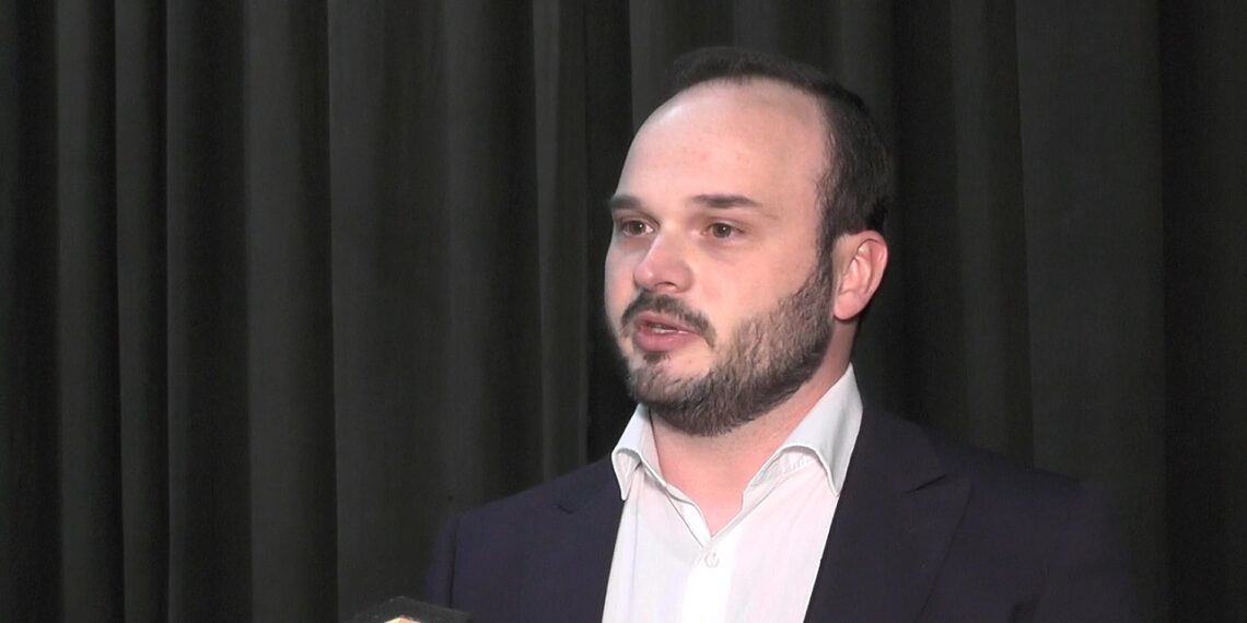El abogado Mariano Petracci brindó una charla abierta sobre Grooming y peligro en las redes sociales (Videos)