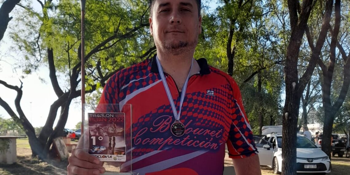Maxi Bedouret logró un primer puesto en el Triatlón de Puan