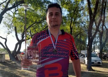 Maxi Bedouret logró un primer puesto en el Triatlón de Puan