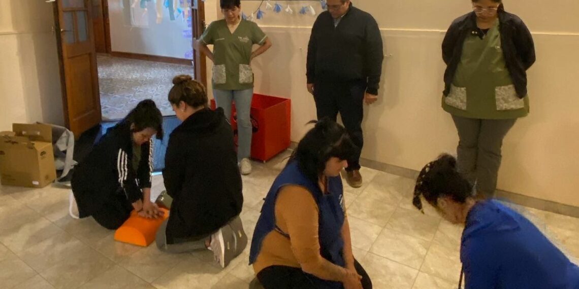 Personal de la Casa del Niño recibió una capacitación de RCP y Primeros Auxilios