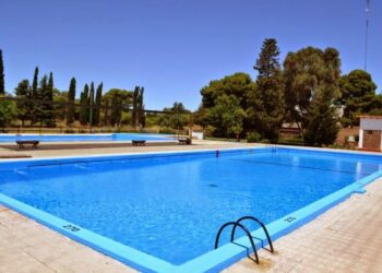 Búsqueda de guardavidas y profesor o instructor de natación