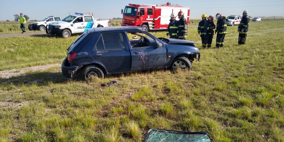 Se registró un vuelco en el acceso a Tornquist por Ruta Nacional 33 (Video)