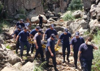 Los Bomberos de Tornquist rescataron a  una docente de nuestra ciudad que se accidentó en la Garganta Olvidada
