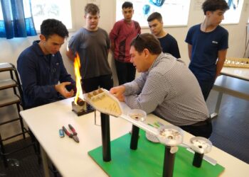 Se vive a pleno la 7° Expo Técnica de la EEST N° 1 de Tornquist (Videos)