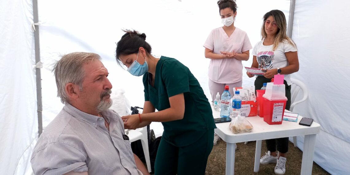 Covid 19: Habilitaron postas de vacunación en el distrito (fotos y notas)