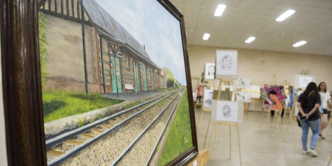 Muestra pictórica de la Academia Arte y Color de Florencia Dilda (Video)