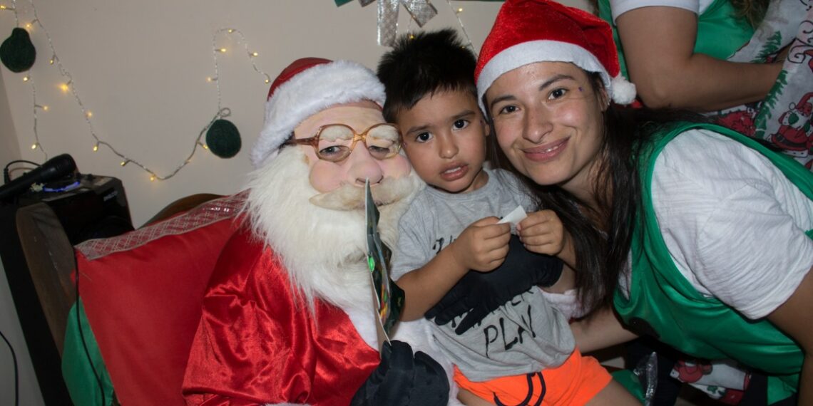 Papá Noel pasó por la Casa del Niño ‘María Elena Walsh’
