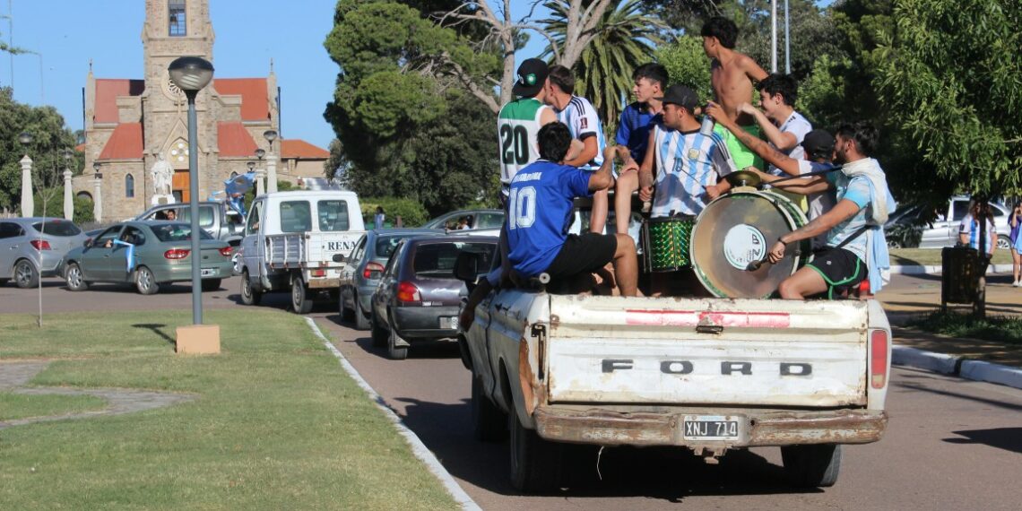 Argentina goleò, es finalista y Tornquist se vistió de fiesta (videos y fotos)