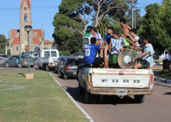 Argentina goleò, es finalista y Tornquist se vistió de fiesta (videos y fotos)