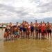18 nadadores cruzaron de la laguna de Tornquist a la de Saavedra en la inauguración de la temporada