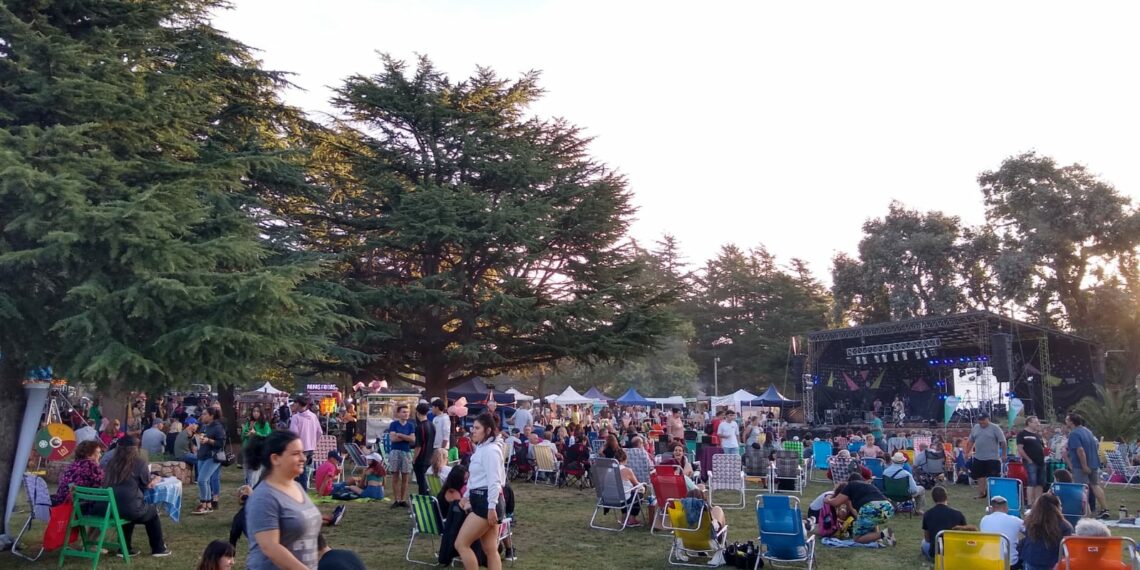 Gran comienzo de la 31° edición de la Fiesta Provincial de Las Golondrinas (Videos)