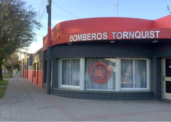 Salida de Bomberos: No hubo heridos en un vuelco en camino vecinal