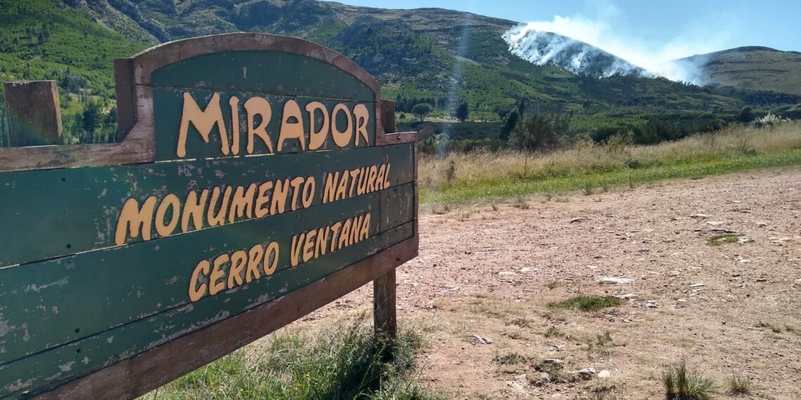 Se sumará un avión hidrante para combatir el incendio del Abra de la Ventana