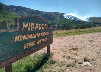 Se sumará un avión hidrante para combatir el incendio del Abra de la Ventana