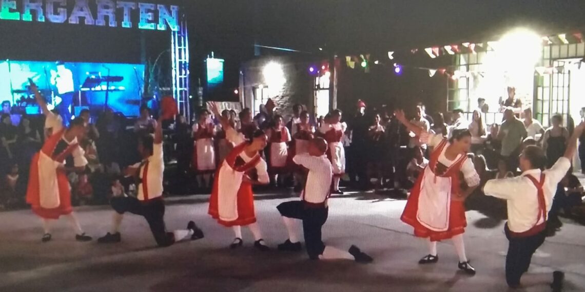 El Ballet “De la Dulce Vida” se presentó en el 10° Patio Cervecero (Videos)