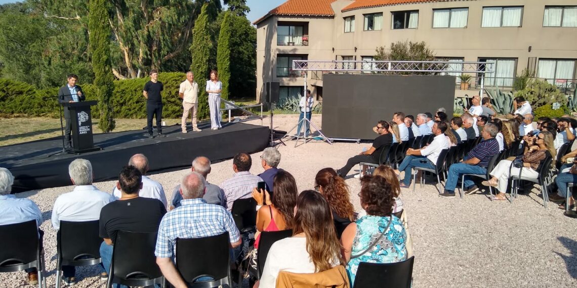 Kicillof realizó anuncios para el distrito durante su visita a Sierra de la Ventana (Videos)