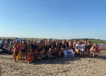 Más de 80 participantes en el cruce a nado entre las lagunas de Tornquist y Saavedra