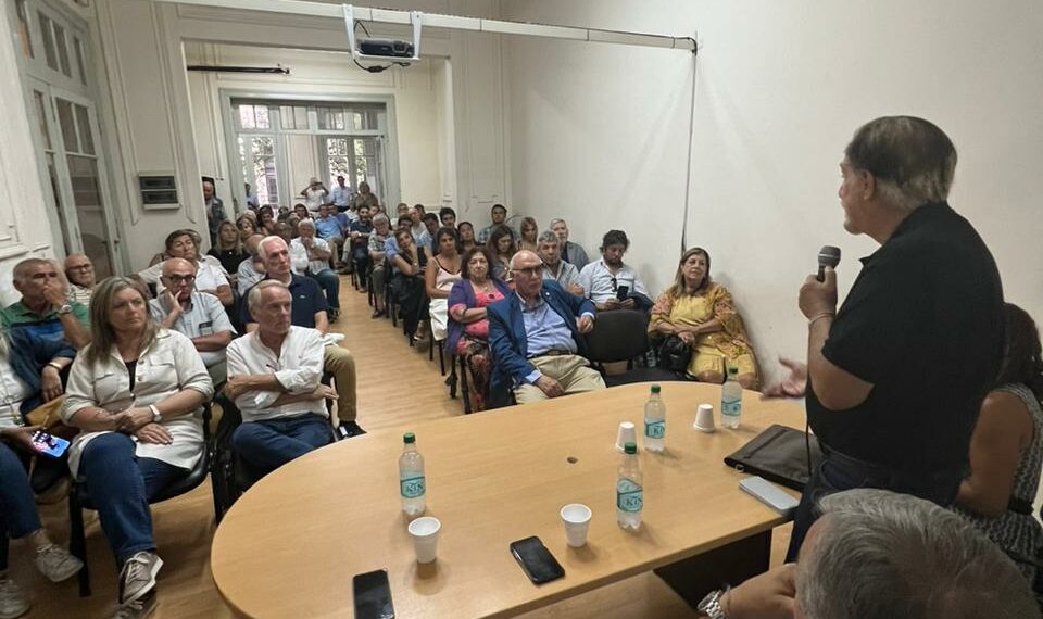 Sandra Kifer participó de una reunión seccional junto al precandidato a presidente (UCR) Gerardo Morales