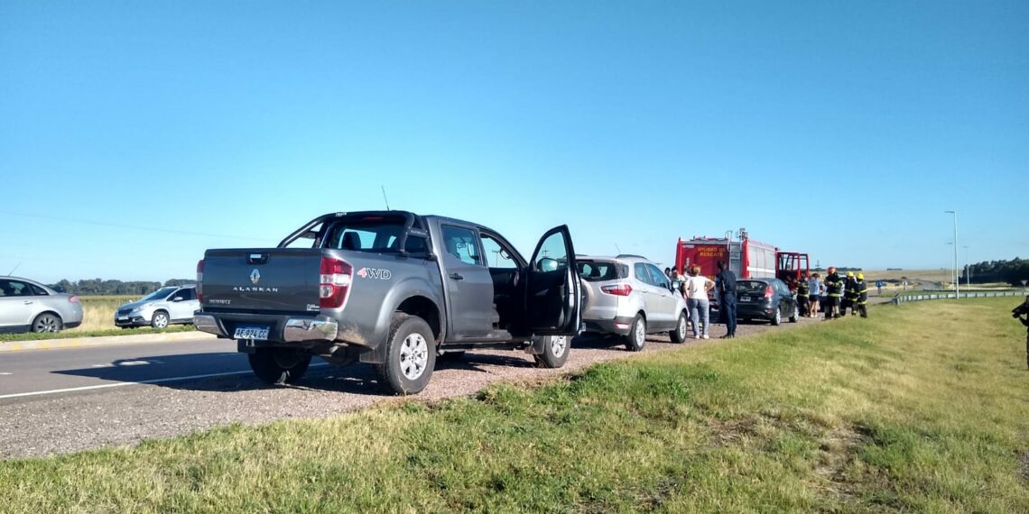 Se produjo un roce entre dos vehículos en cercanía a la rotonda que une la RN 33 con la RP 76 (Video)