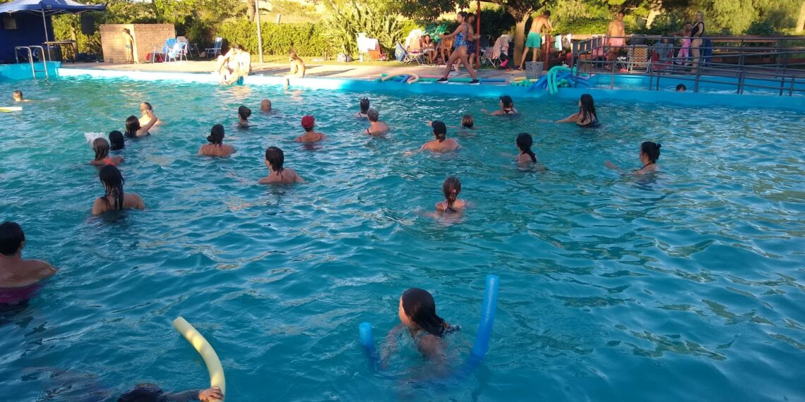 Exitosa jornada recreativa realizada en las piscinas municipales de Tornquist (Videos)