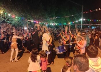 Carnavales en Sierra de la Ventana: Cierre con una multitud de espectadores y toda la magia del corso serrano