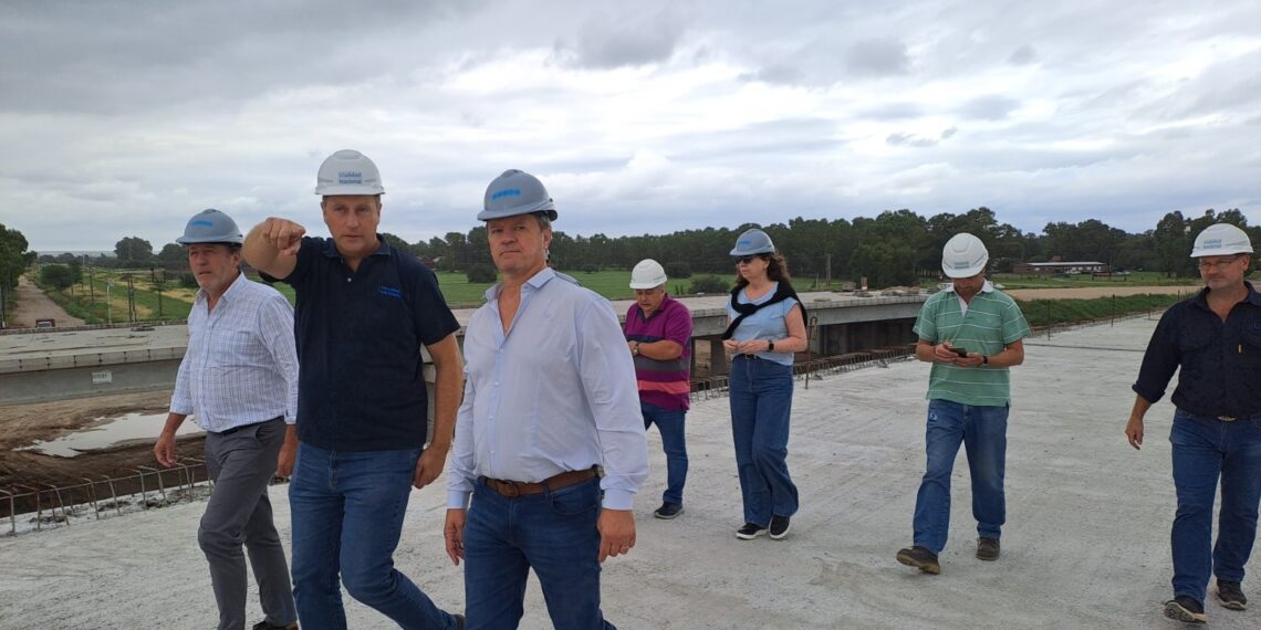 Autoridades nacionales recorrieron obras en los trabajos de la autopista de la RN 33