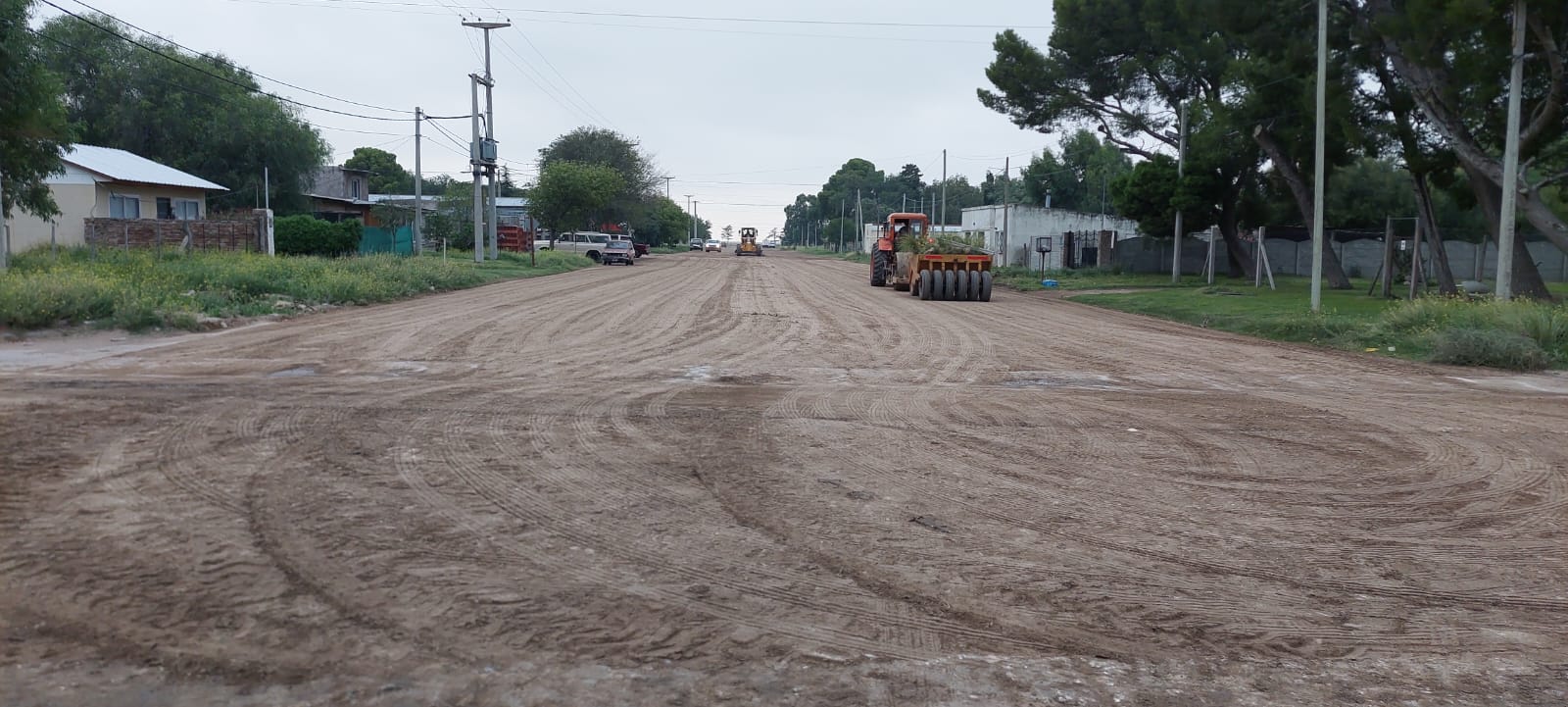Avanzan tareas de mantenimiento de calles en diferentes sectores de ...