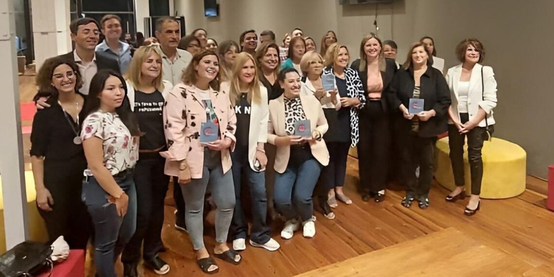 Sandra Kifer en el homenaje que le brindó la UCR a Marisa Kugler como primera Intendente de la democracia