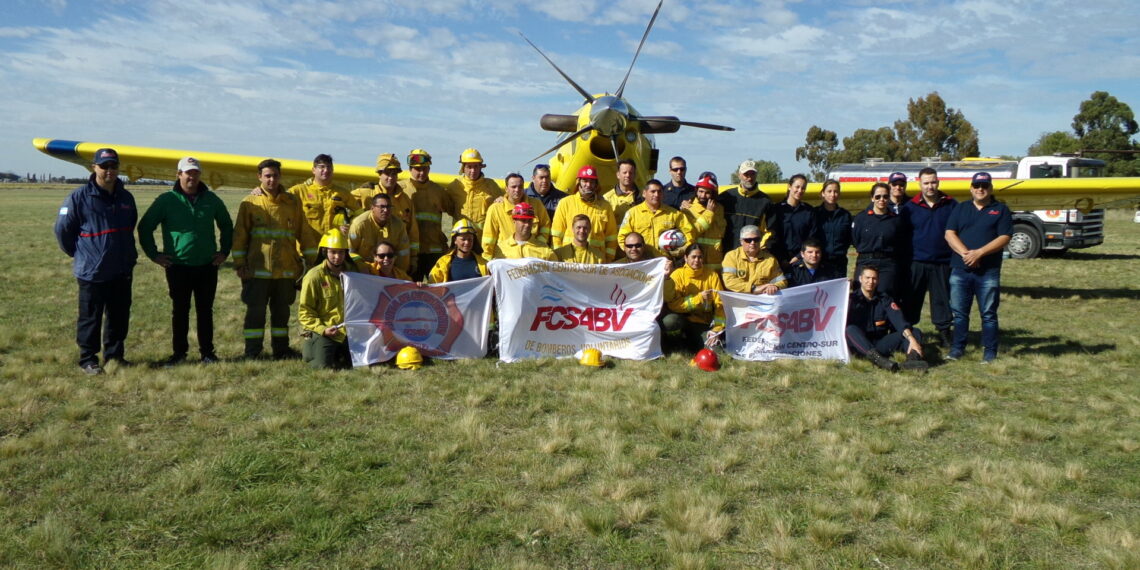Bomberos del distrito y la región participaron del curso de uso y seguridad de medios aéreos (Videos y fotos)