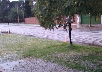 Fuerte lluvia y granizo en Tornquist y alrededores