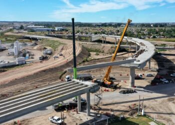 Vialidad Nacional finalizó la etapa de montaje de vigas en el intercambiador de las Rutas Nacionales 3 y 33 (video entrevista)