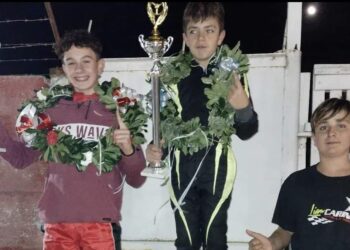 Micro Midget: Valen Chuliver en lo más alto del podio