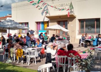 El público disfrutó de la 1° edición de “La Trattoria” organizada por la Sociedad Italiana (Video y Fotos)