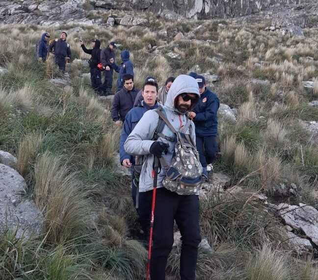 Los Bomberos rescataron una mujer en la posta 9 del ascenso al Cerro Ventana