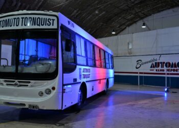 Se presentó el nuevo colectivo de Automoto