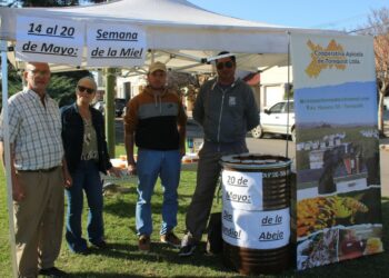 En la semana de la miel la Cooperativa Apícola promueve y pone en valor esta actividad productiva