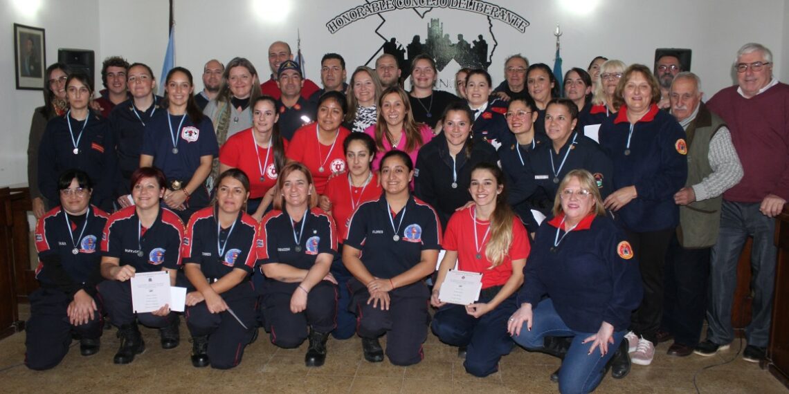 HCD.: Por su invalorable servicio a la sociedad fueron reconocidas las Bomberas Voluntarias del Distrito