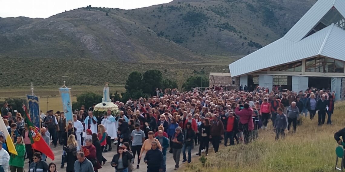 Cientos de fieles disfrutaron de una nueva Peregrinación al Santuario de Fátima (Video y fotos)
