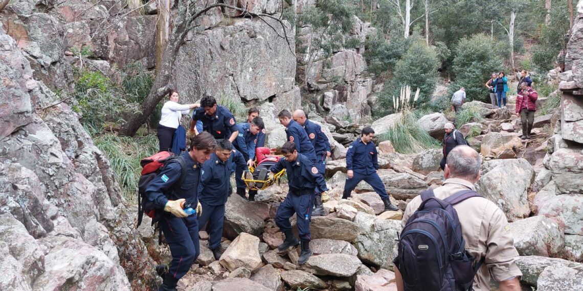Los Bomberos de Tornquist rescataron a una mujer en la Garganta Olvidada