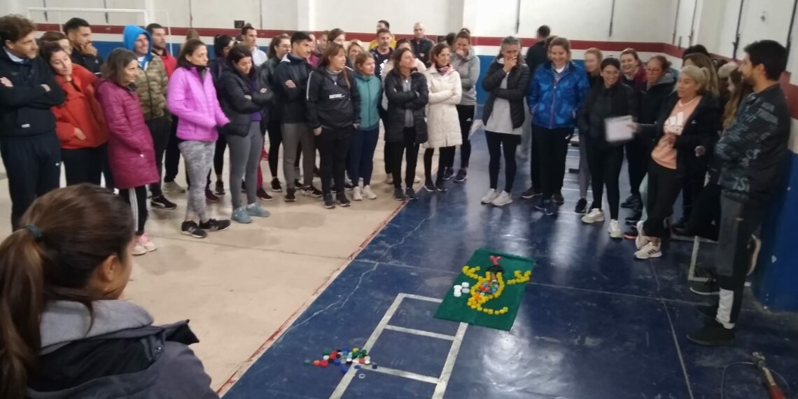 Se realizó una importante jornada de capacitación para profesores de Educación Física (Videos)