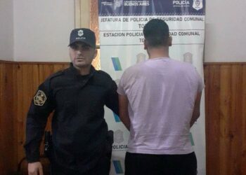 Una persona resultó aprehendida por los delitos de desobediencia, resistencia y atentado a la autoridad, lesiones e infracción a la Ley 12.569