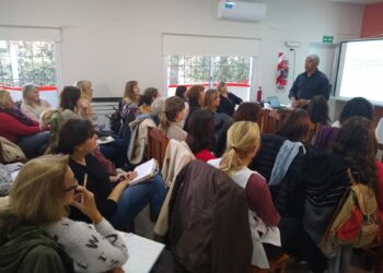 Se realizó una importante jornada de capacitación sobre violencia en las aulas (Videos)