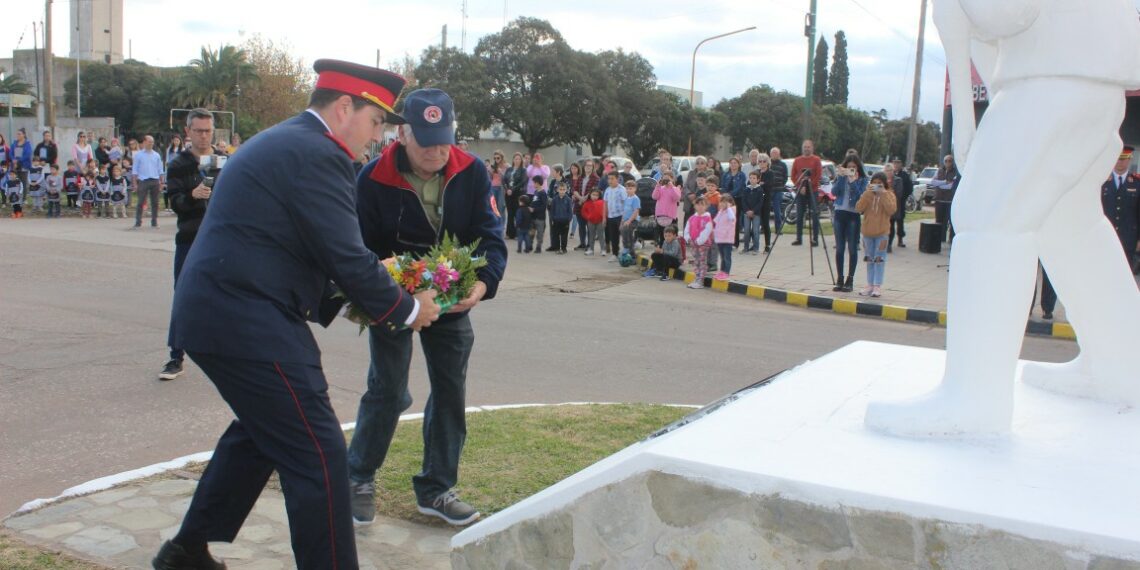 Emotivo acto por el 139° Aniversario del día del Bombero Voluntario (videos)
