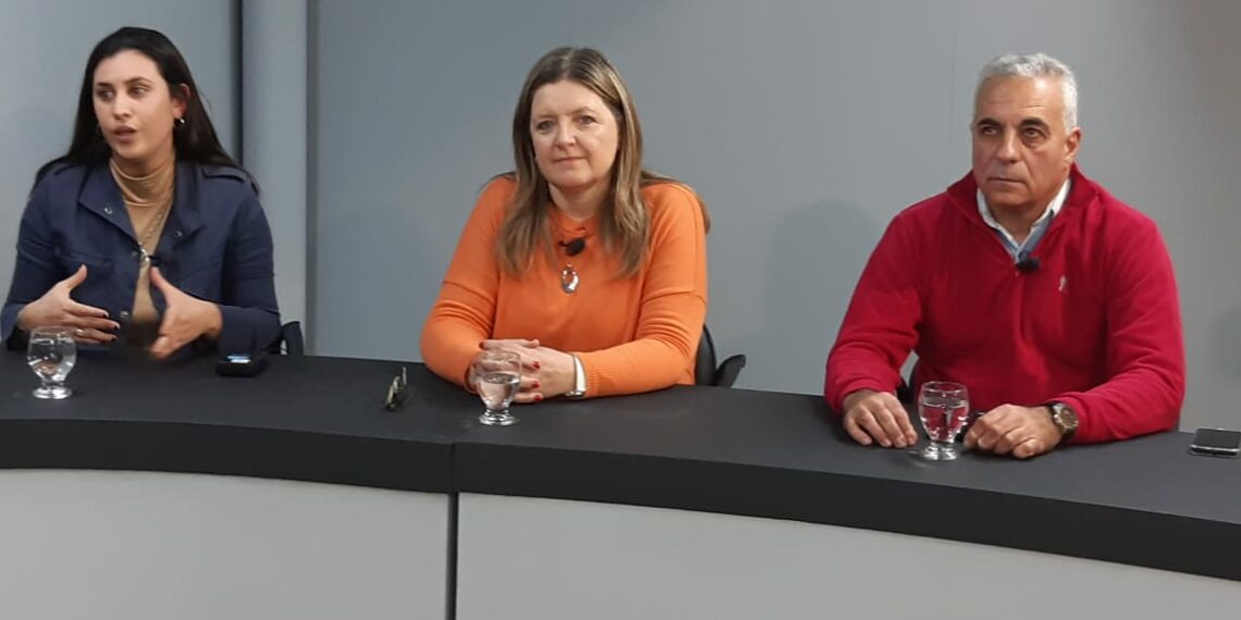 Sandra Kifer e integrantes de su lista estuvieron en la mesa de Opiniones