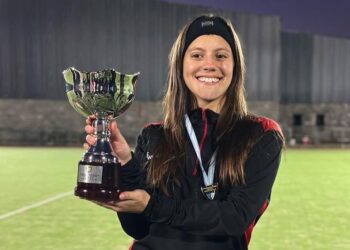 Valen Abarzúa y Universitario (BB) campeones de la Fase 1 de la Super Liga de Hockey (Video)