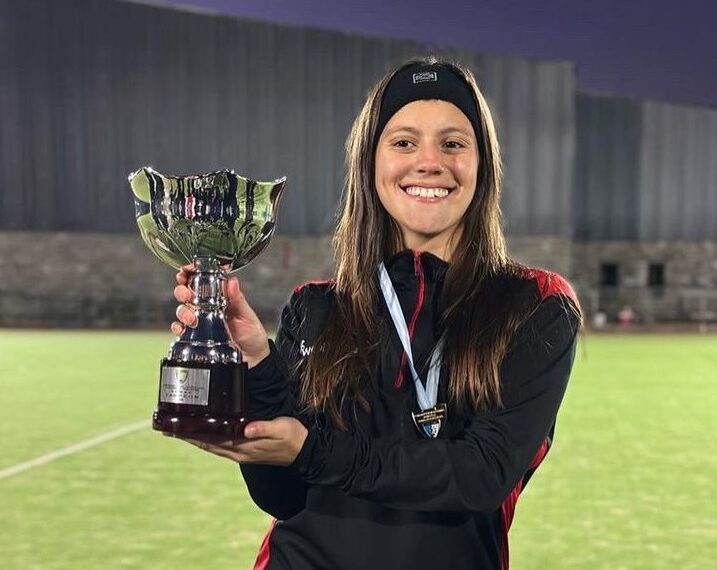 Valen Abarzúa y Universitario (BB) campeones de la Fase 1 de la Super Liga de Hockey (Video)