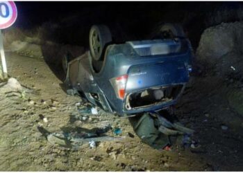 Ruta 33: dos personas debieron ser hospitalizadas tras un vuelco